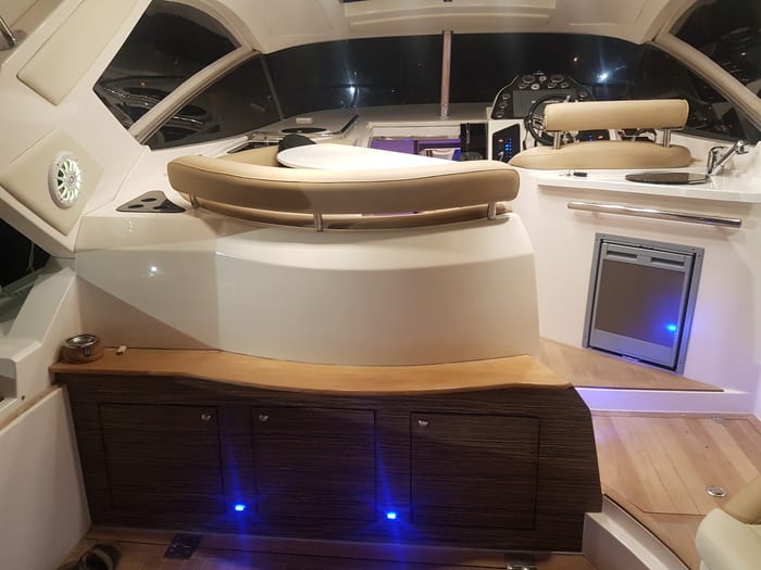 Yacht durante un refitting in cantiere